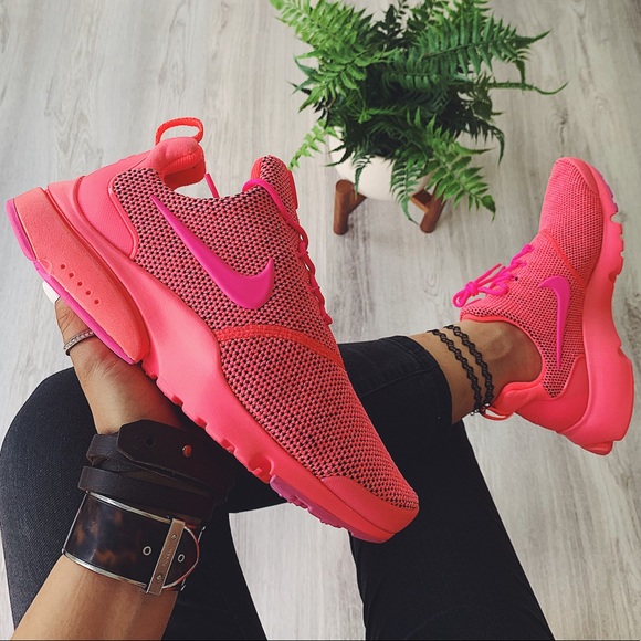 Nike Shoes - Nike presto fly se sneakers